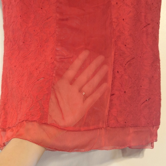 Red Lace Cap-sleeve Blouse - Picture 3 of 4